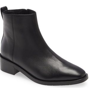 Aquatalia Carisa Bootie Black Size 7.5 EUC like new